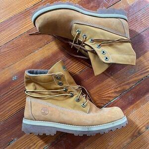 Timberland classic Boots size 7.5w